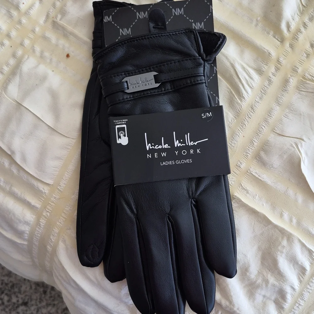 Nicole Miller black Soft vegan leather womens gloves Sz S/M NWT